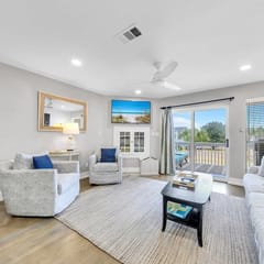Beachy Townhouse, Beach, Pool, Hot Tub