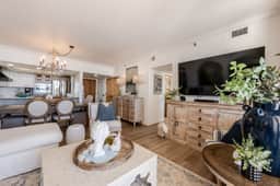 Holiday Hideaway, Beachfront Condo, Pool, Sundeck, View of Gulf - Image 4