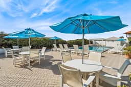 C'est La Vie, Beachfront Condo, Pool - Image 2