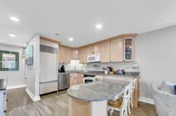 Beachy Townhouse, Beach, Pool, Hot Tub - Image 5