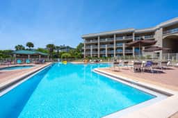 Beachy Townhouse, Beach, Pool, Hot Tub - Image 3
