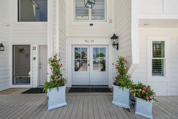 White Sands Beachfront Townhome in Destin - Image 2