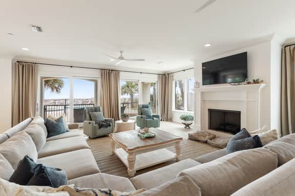 Oceanfront, 1st-Floor Penthouse, Pool - Image 2