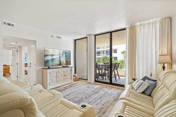 Sunset Dreams, East Pass Towers Condo, Pool, Hot Tub, Sundeck - Image 4