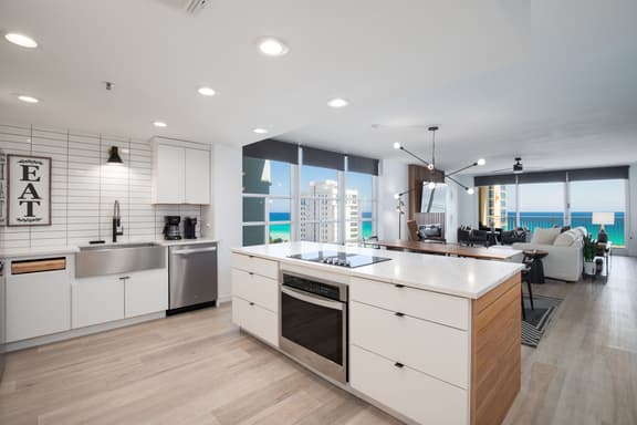Beachfront Condo, Gulf Views, Pools - Image 1