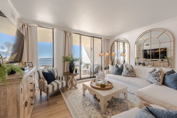 Holiday Hideaway, Beachfront Condo, Pool, Sundeck, View of Gulf - Image 1